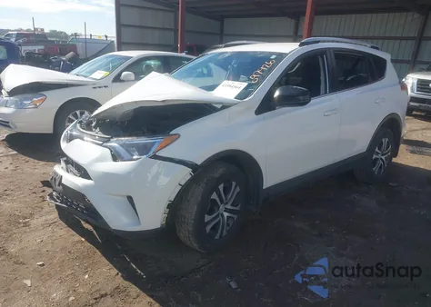 2016 Toyota Rav4 Le z USA, uszkodzony, nr VIN JTMBFREV9GJ095047